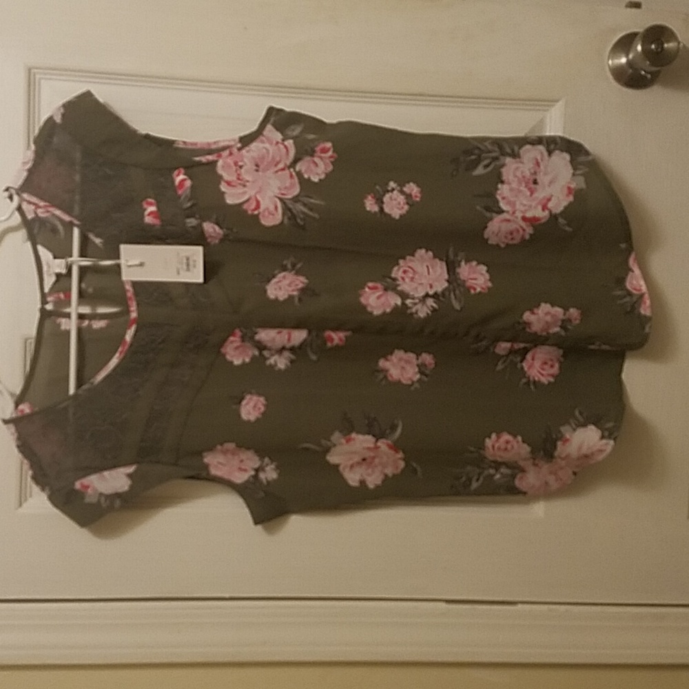 Women's Sleeveless Blouse